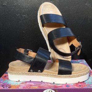 time and try comfort brand size 8 sandals new without box